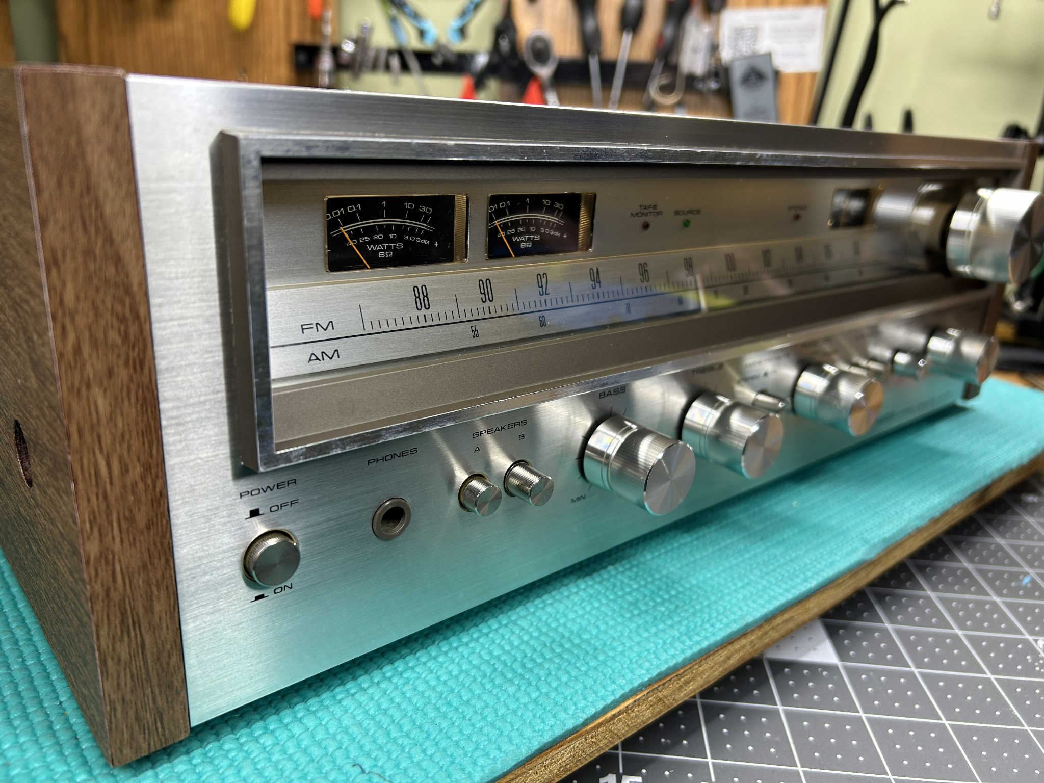 Top view of the restored Pioneer SX-680 chassis