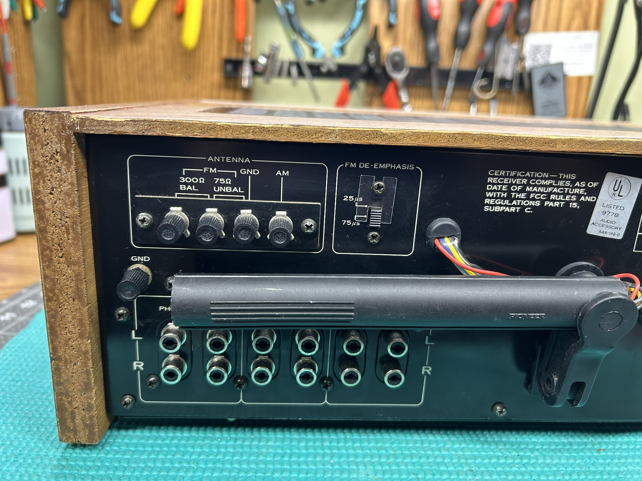 Top Pioneer SX-680 cabinet with renewed walnut veneer